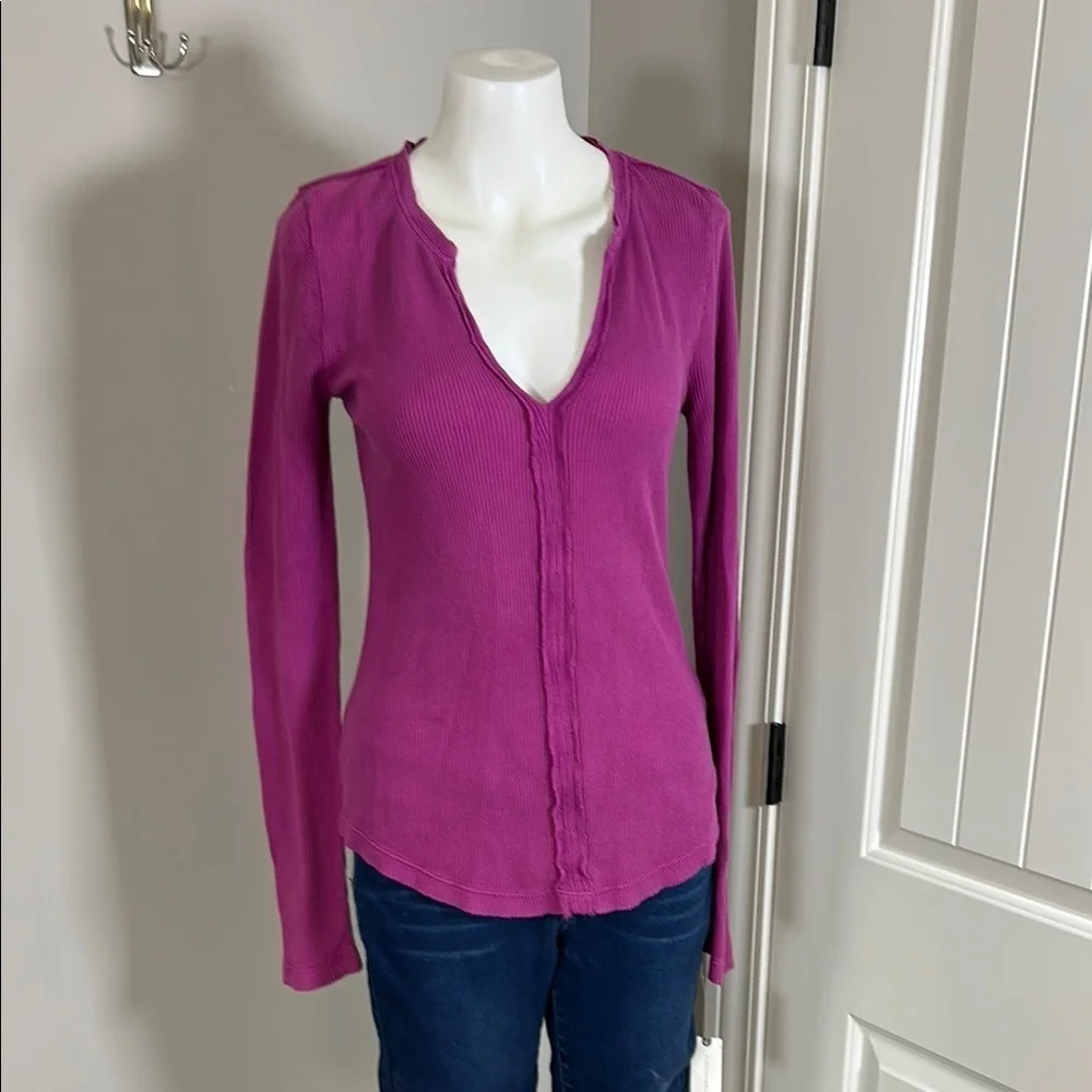 Anthropologie Pilcro Thermal Waffle Knit Split Hem Top in Raspberry Sz XS NEW